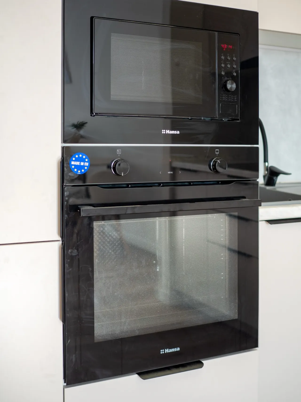 Built-in oven and full appliance package