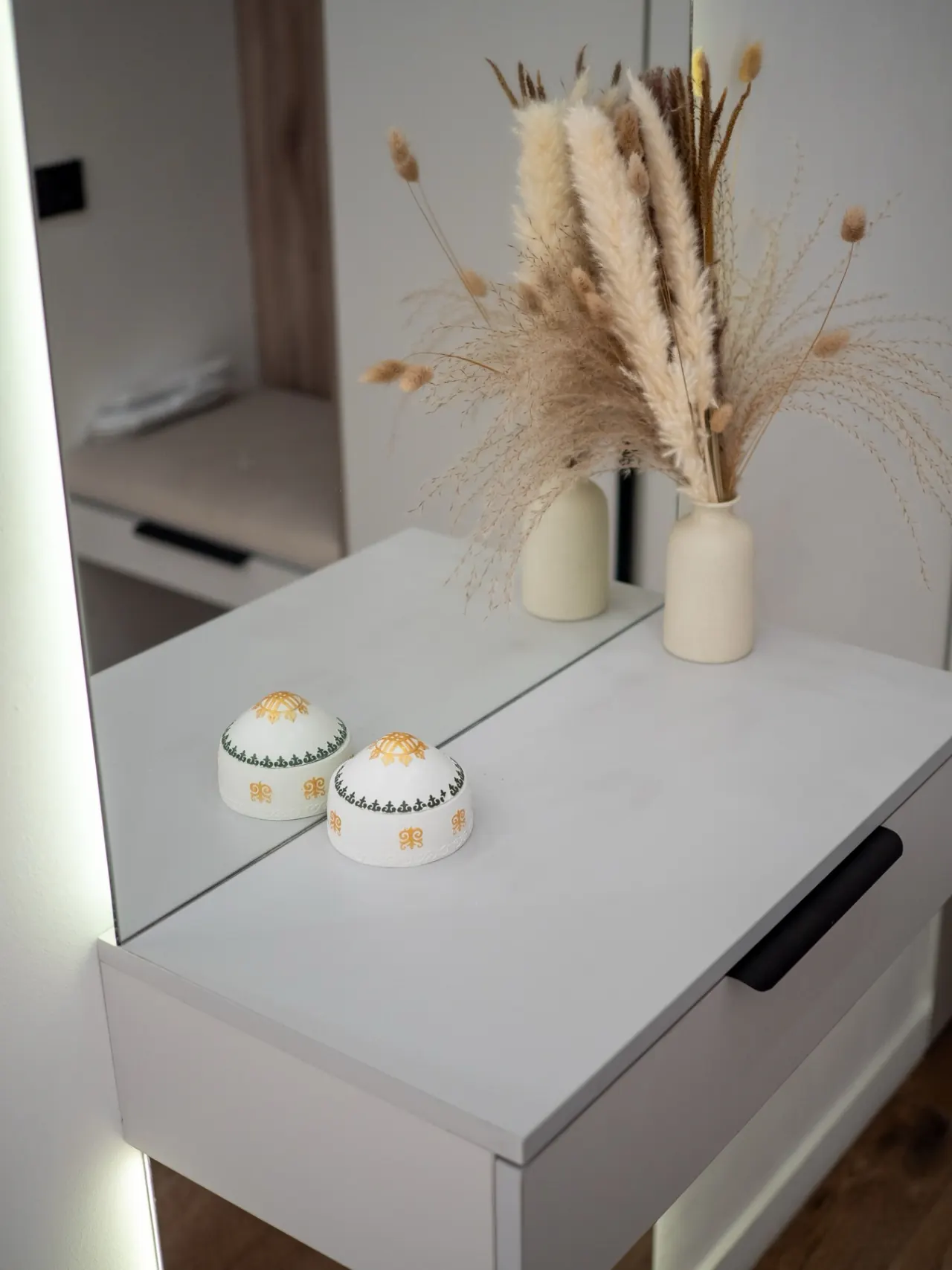 Console styling detail in the entrance hall